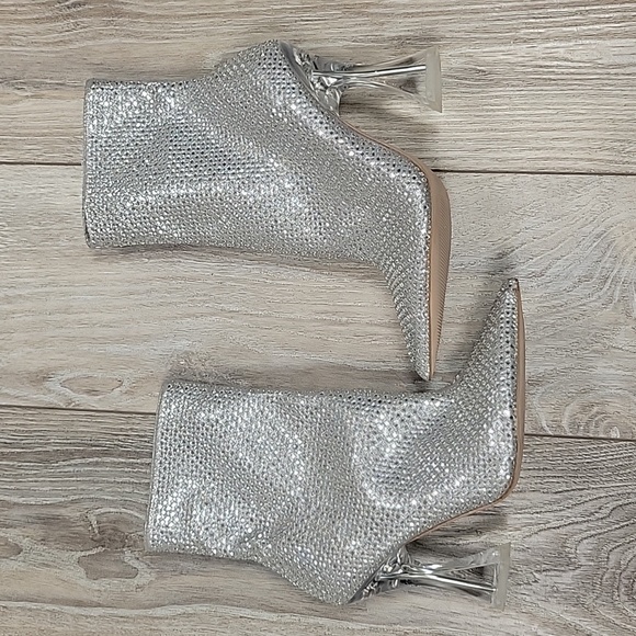 Steve Madden Size 7 Silver Embellished Vivy Heeled Bootie - Picture 3 of 9